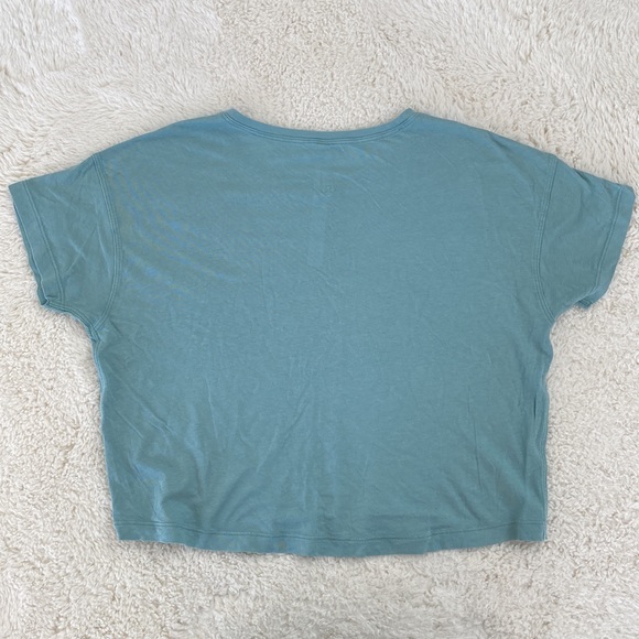 ❤️ Lululemon Cates Tee Size 4 Riptide NWOT - Picture 2 of 4